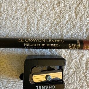 CHANEL Le Crayon Lèvres Lip Definer in Mordore Nude